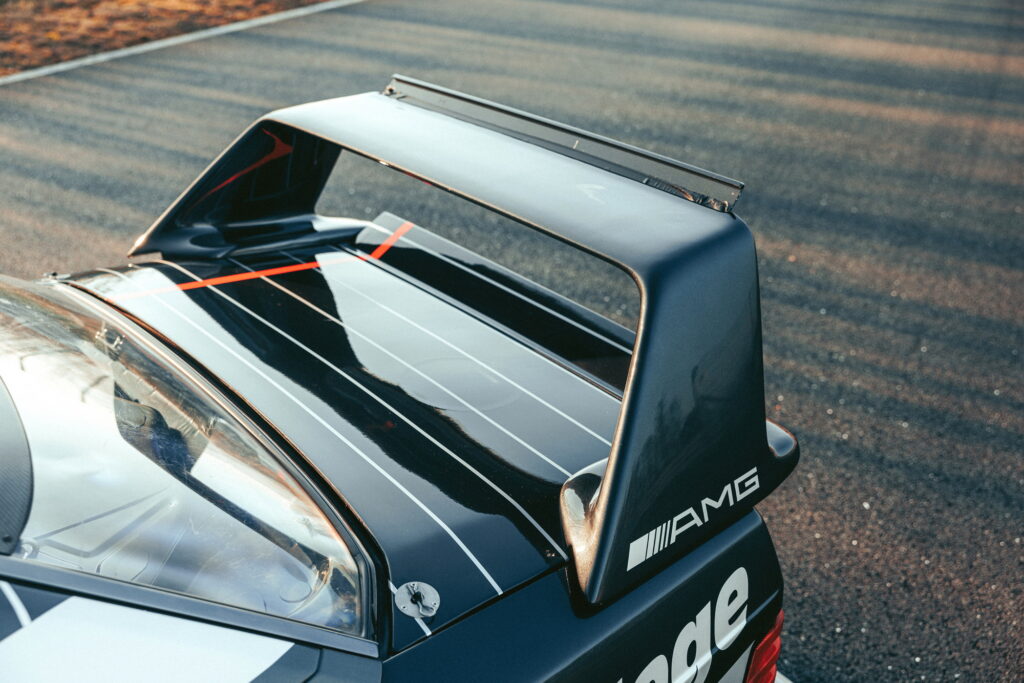 مرسيدس AMG E190 إيفوليوشن 2 تُعرض للبيع مع تاريخ مميز في عالم السباقات مرسيدس AMG E190 إيفوليوشن 2