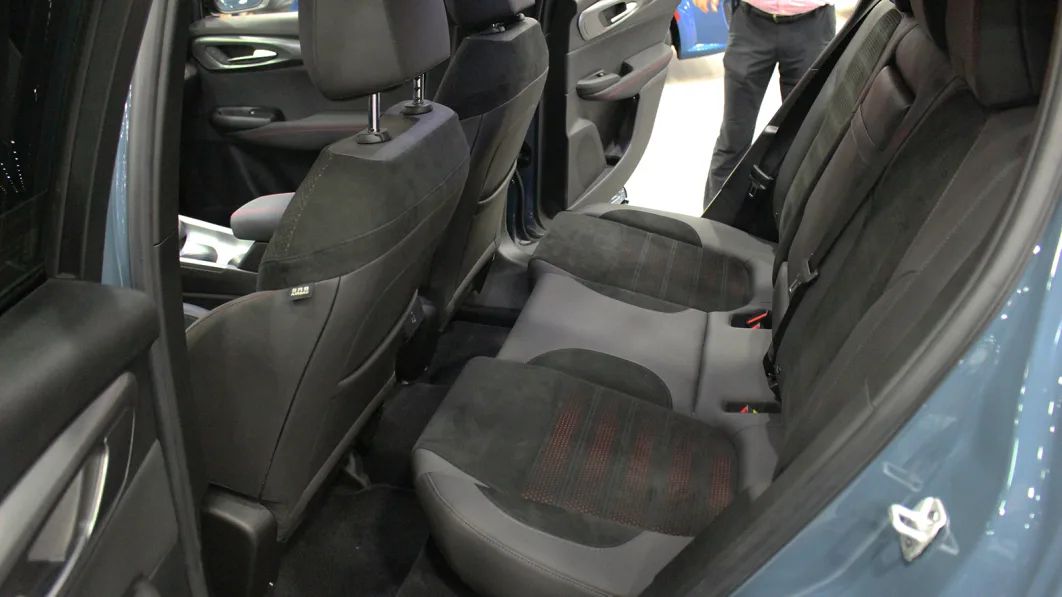 دودج هورنيت 2023 تنطلق في السوق الأمريكي والكشف عن الأسعار دودج هورنيت 2023 تنطلق في السوق الأمريكي والكشف عن الأسعار 9