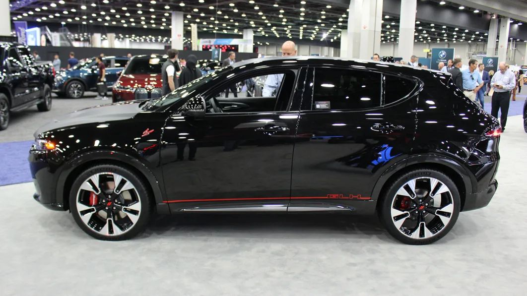 دودج هورنيت 2023 تنطلق في السوق الأمريكي والكشف عن الأسعار دودج هورنيت 2023 تنطلق في السوق الأمريكي والكشف عن الأسعار 2