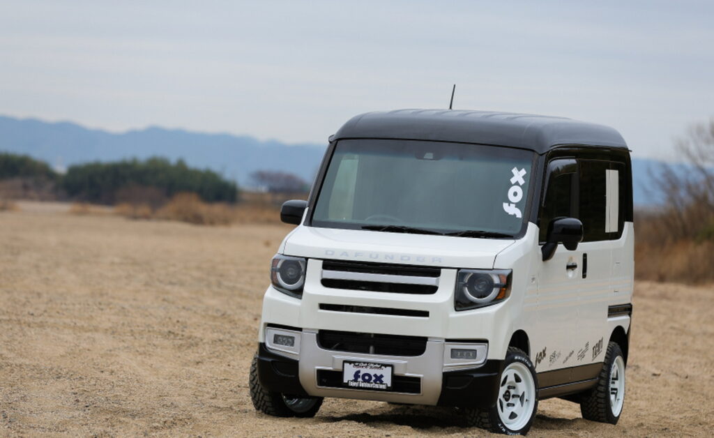 هوندا N فان تتحول إلى لاندروفر ديفندر مصغرة غريبة الأطوار هوندا N-VAN