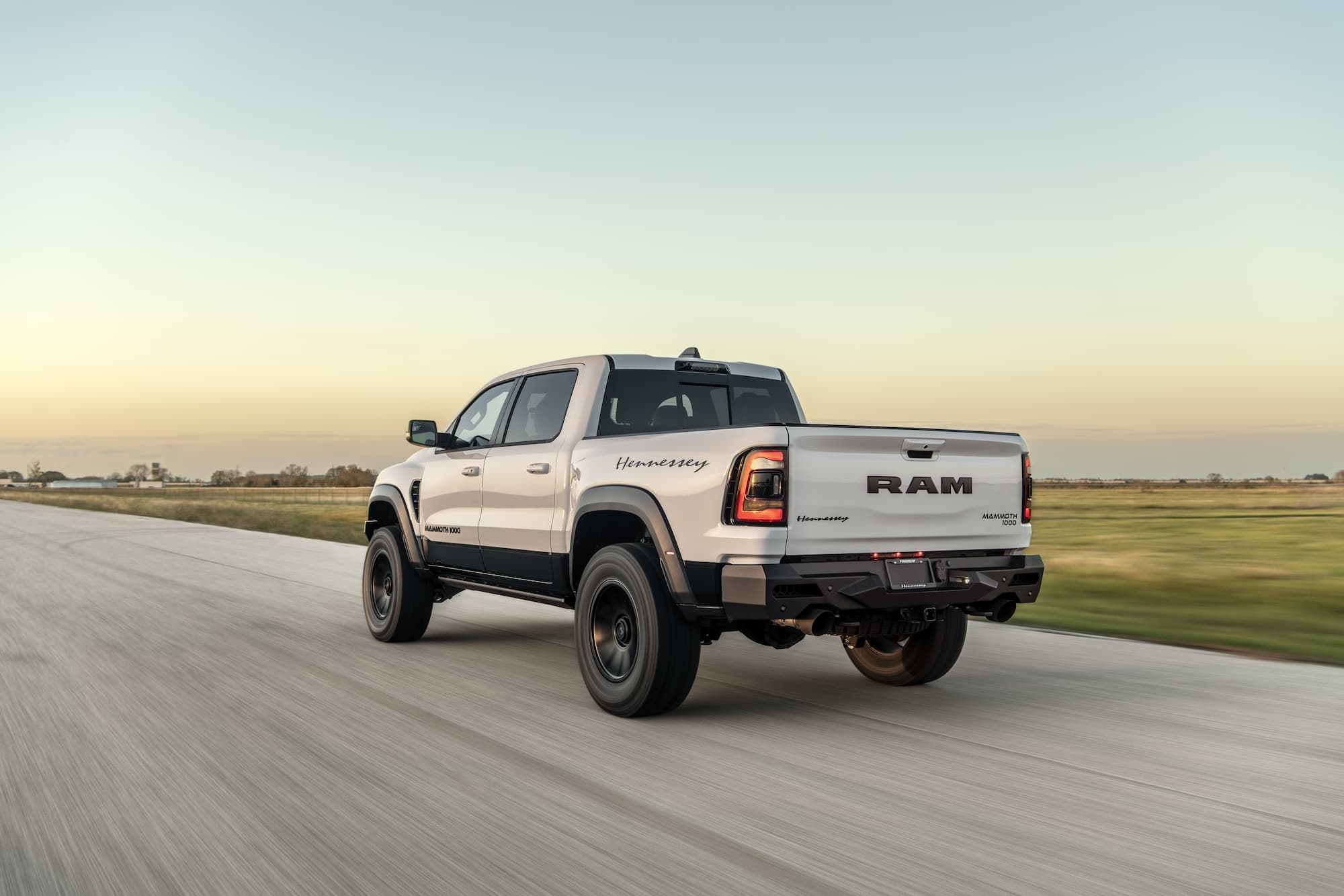 هينيسي ماموث 1000 TRX 