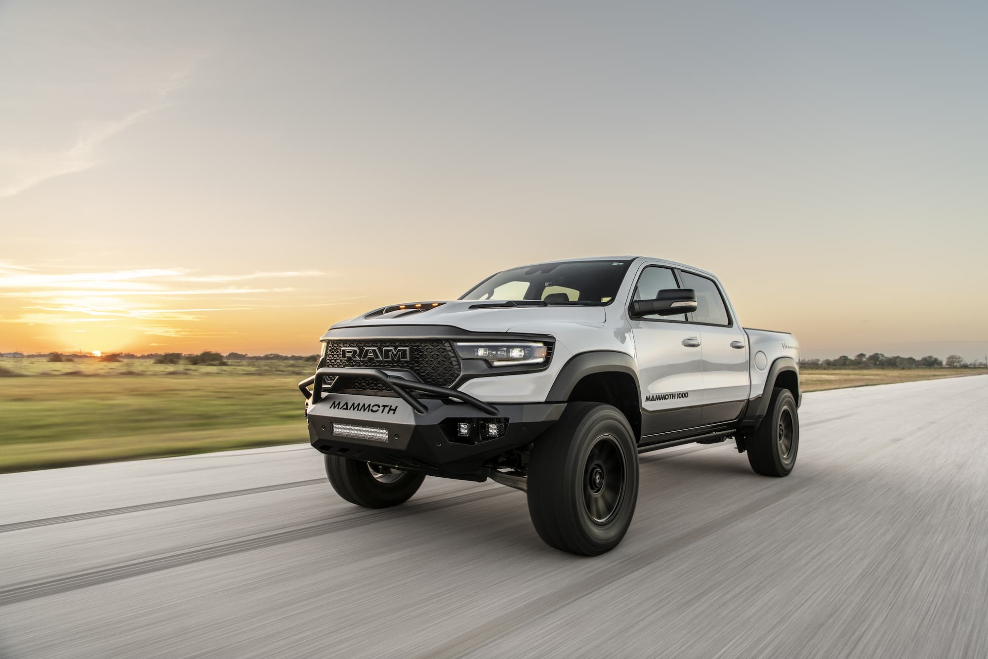 هينيسي ماموث 1000 TRX 