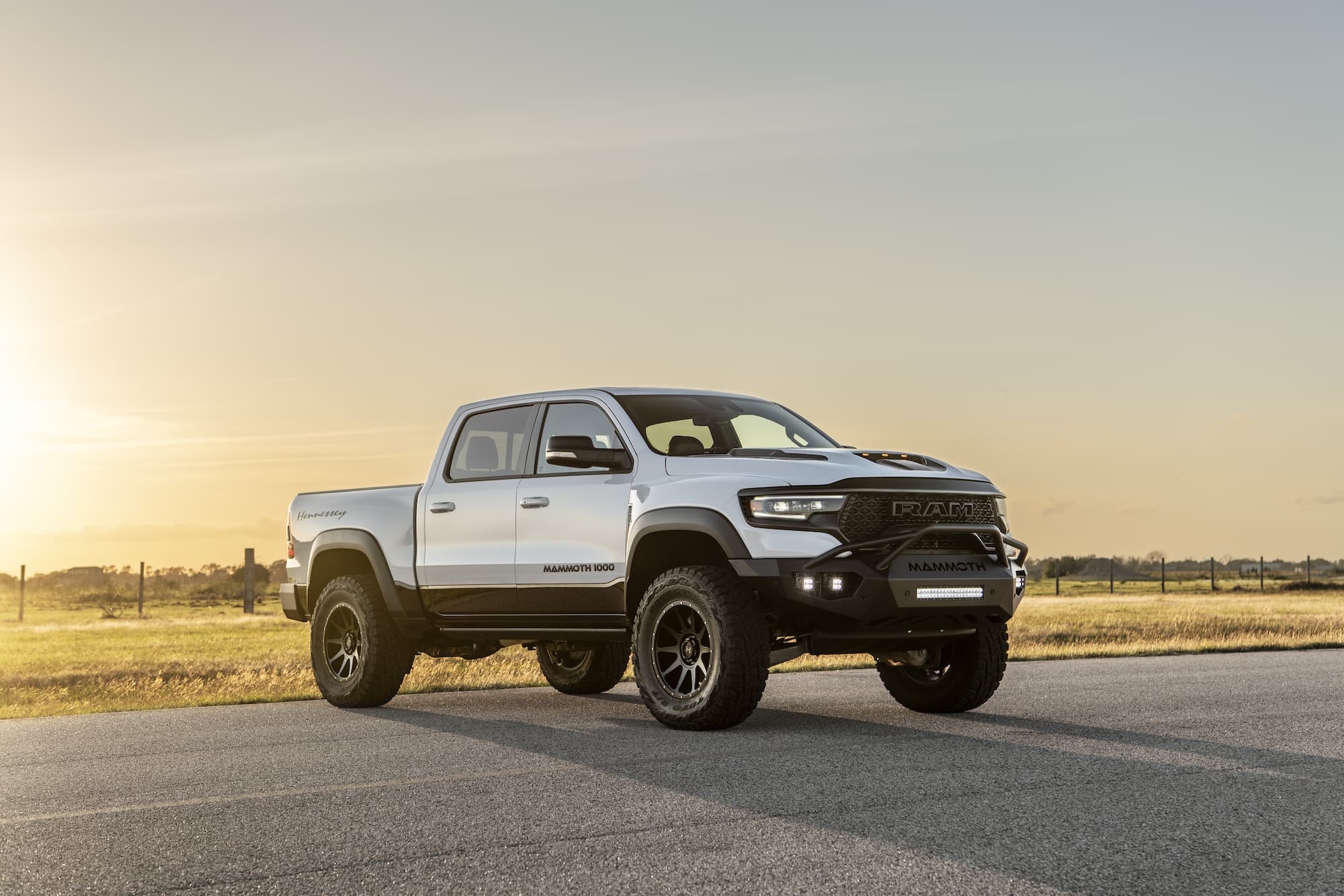 هينيسي ماموث 1000 TRX 