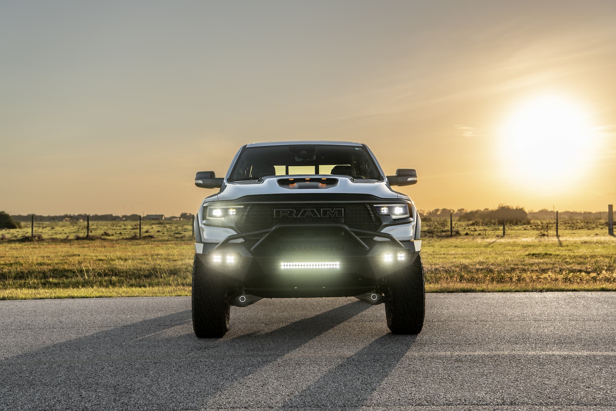 هينيسي ماموث 1000 TRX 