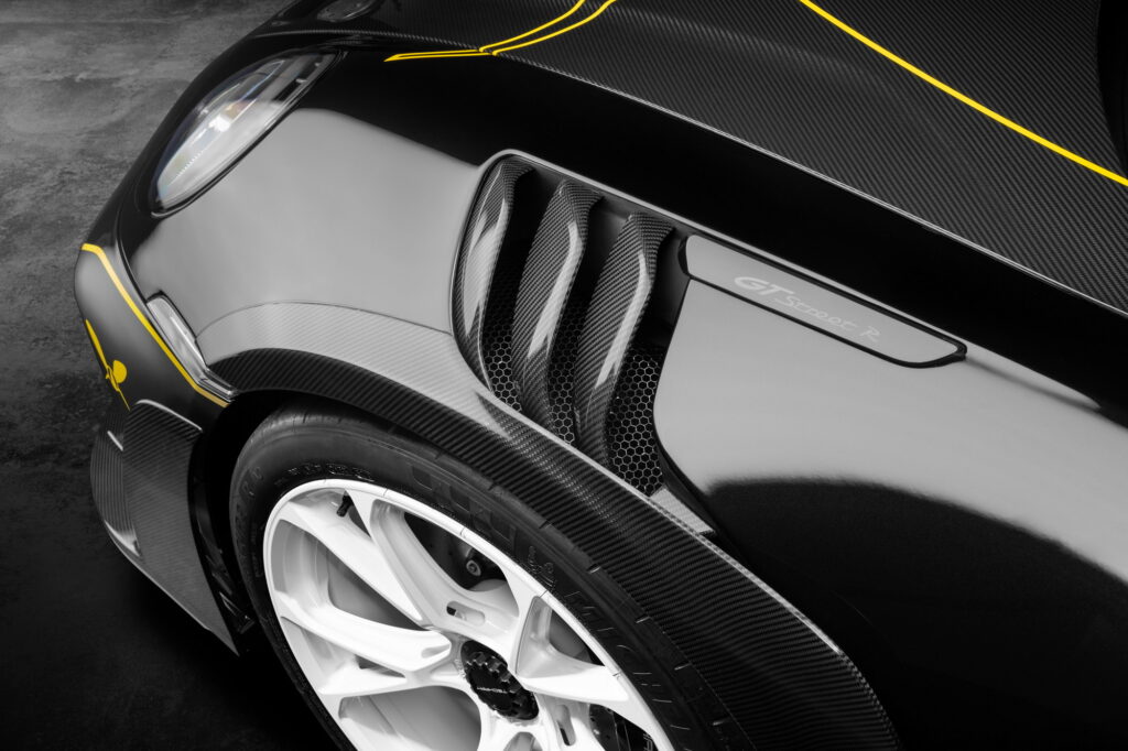 بورش 911 تربو إس تحصل على حزمة تعديلات لتخفيف الوزن مع قوة 800 حصان من شركة تيك آرت الألمانية بورش 911 تربو إس تحصل على حزمة تعديلات لتخفيف الوزن مع قوة 800 حصان من شركة تيك آرت الألمانية 12