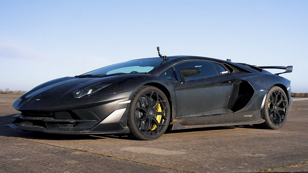 هل تتفوق تيسلا موديل X على فيراري SF90 و لامبورجيني SVJ في سباقات التسارع؟ هل تتفوق تيسلا موديل X على فيراري SF90 و لامبورجيني SVJ في سباقات التسارع؟