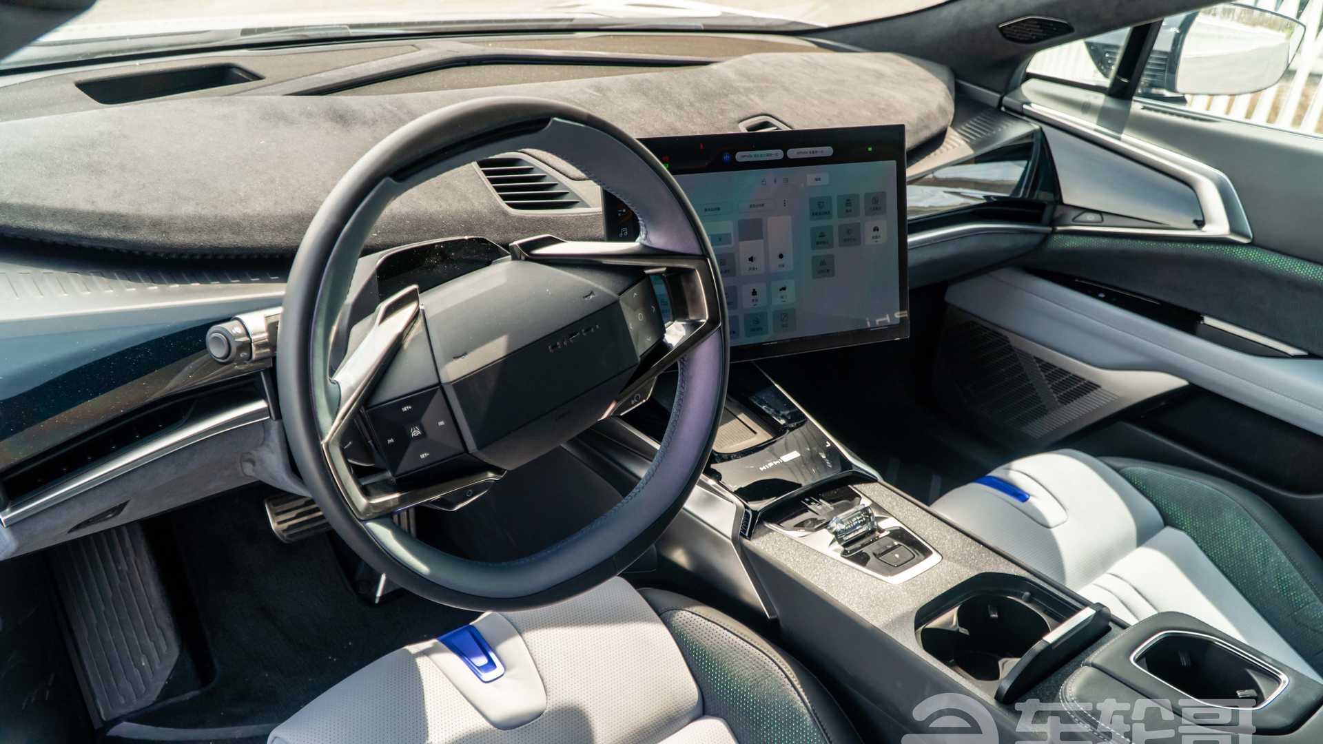 هايفي Z هي سوبركار صينية جديدة بتصميم فريد وقوة تتجاوز 662 حصان هايفي Z هي سوبركار صينية جديدة بتصميم فريد وقوة تتجاوز 662 حصان 2