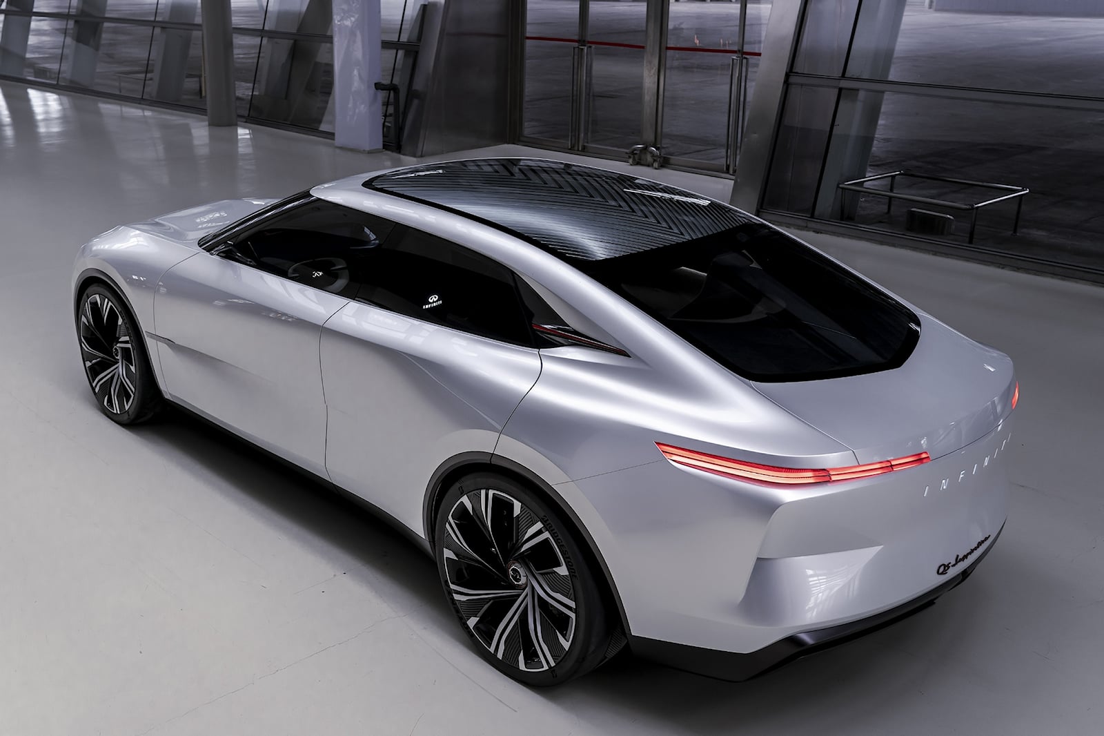 6 سيارات اختبارية مذهلة من انفينيتي لم تصل إلى خطوط الإنتاج انفينيتي QS الاختبارية