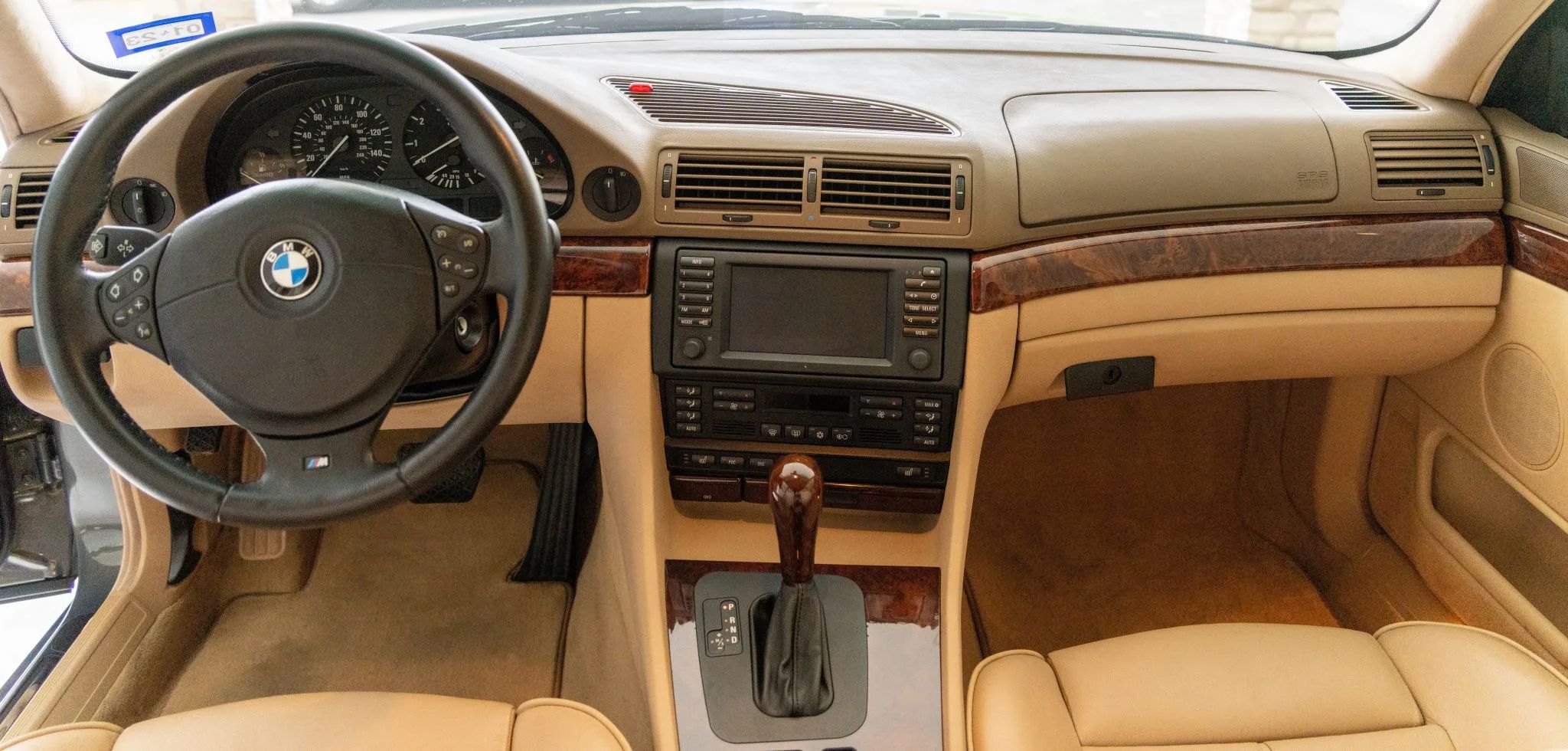 تعرف على أبرز 10 سيارات سيدان من بي ام دبليو على الإطلاق بي ام دبليو الفئة السابعة E38