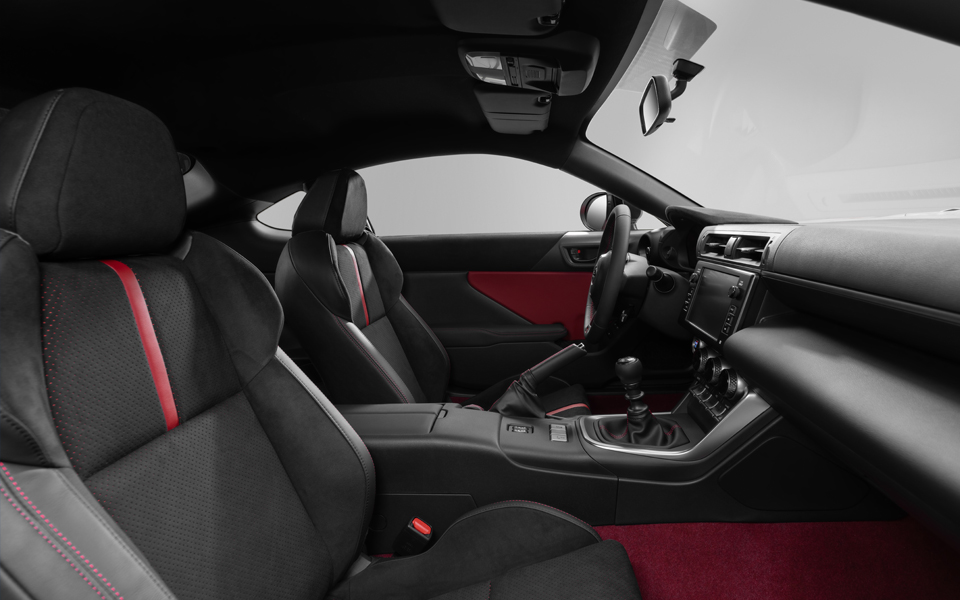 تويوتا GR 86 2023 تتوفر بناقل حركة يدوي أو أوتوماتيكي.. المواصفات الكاملة للسيارة عند عبداللطيف جميل تويوتا GR 86 2023 تتوفر بناقل حركة يدوي أو أوتوماتيكي.. المواصفات الكاملة للسيارة عند عبداللطيف جميل 6