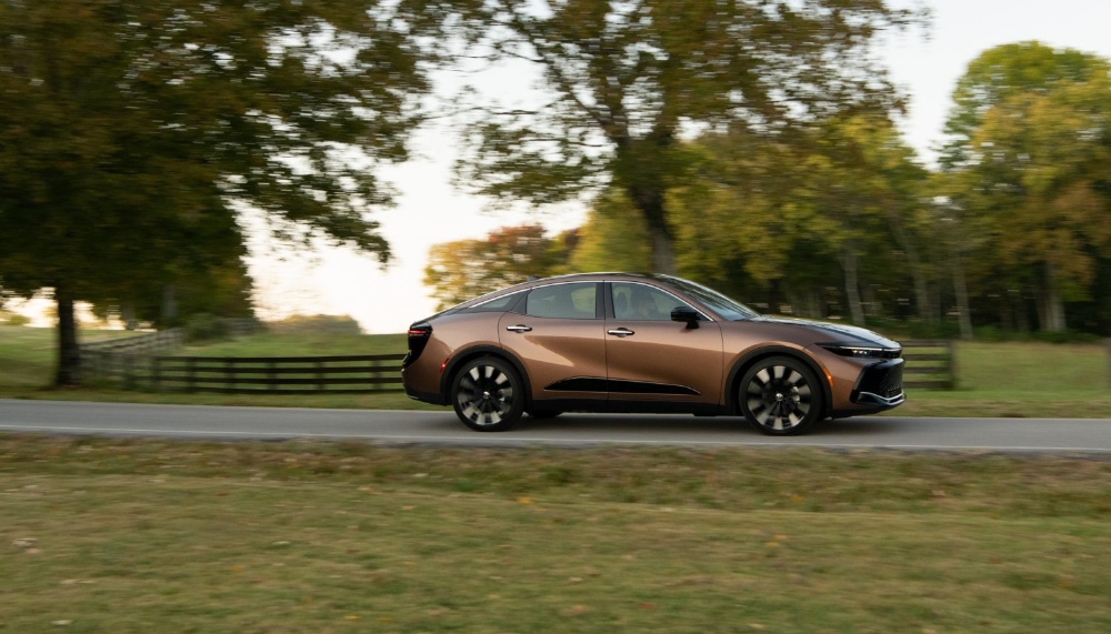 صور تويوتا كراون في 4 أشكال للجسم.. بعد وصولها السعودية إليكم الخيارات المختلفة التي تتوفر بها صور تويوتا كراون في 4 أشكال للجسم.. بعد وصولها السعودية إليكم الخيارات المختلفة التي تتوفر بها 16