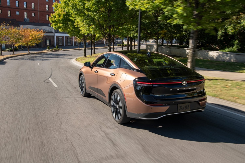 صور تويوتا كراون في 4 أشكال للجسم.. بعد وصولها السعودية إليكم الخيارات المختلفة التي تتوفر بها صور تويوتا كراون في 4 أشكال للجسم.. بعد وصولها السعودية إليكم الخيارات المختلفة التي تتوفر بها 18