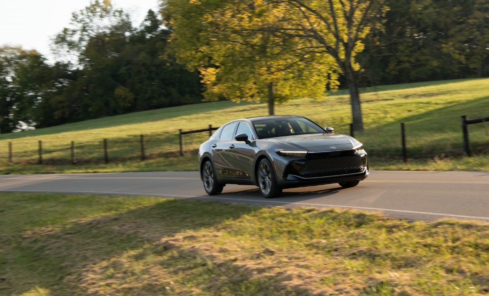 صور تويوتا كراون في 4 أشكال للجسم.. بعد وصولها السعودية إليكم الخيارات المختلفة التي تتوفر بها صور تويوتا كراون في 4 أشكال للجسم.. بعد وصولها السعودية إليكم الخيارات المختلفة التي تتوفر بها 8