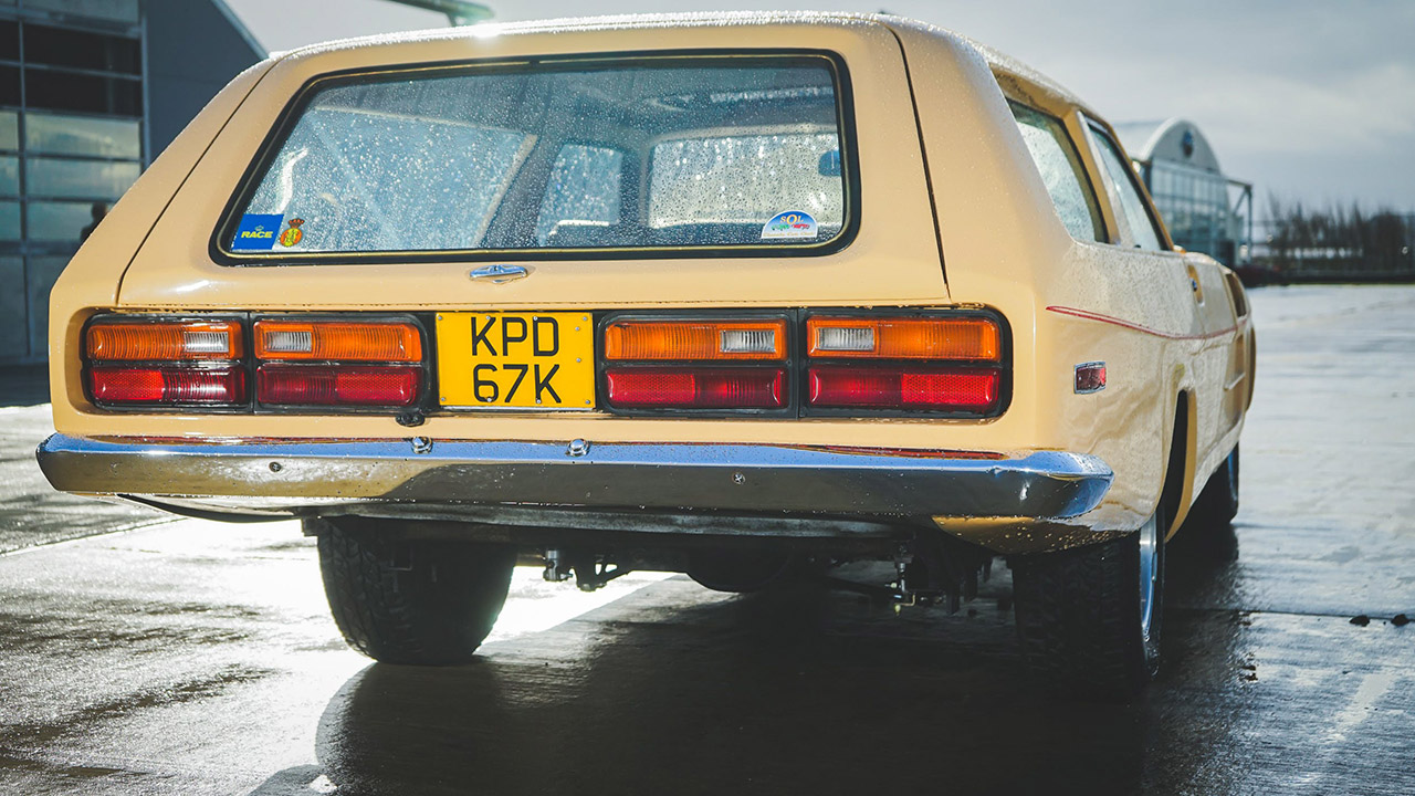 سيارة جون دود الوحش موديل 1972 تعرض للبيع في مزاد بمحرك بسعة 27 لتر! جون دود الوحش موديل 1972