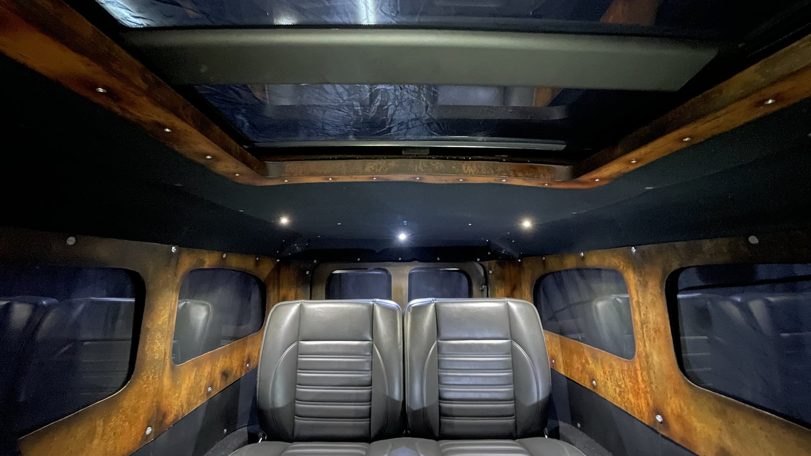 دودج WC26 واجن موديل 1941 تظهر بحزمة قوية من التعديلات في مزاد أمريكي دودج WC26 واجن موديل 1941 تظهر بحزمة قوية من التعديلات في مزاد أمريكي 5