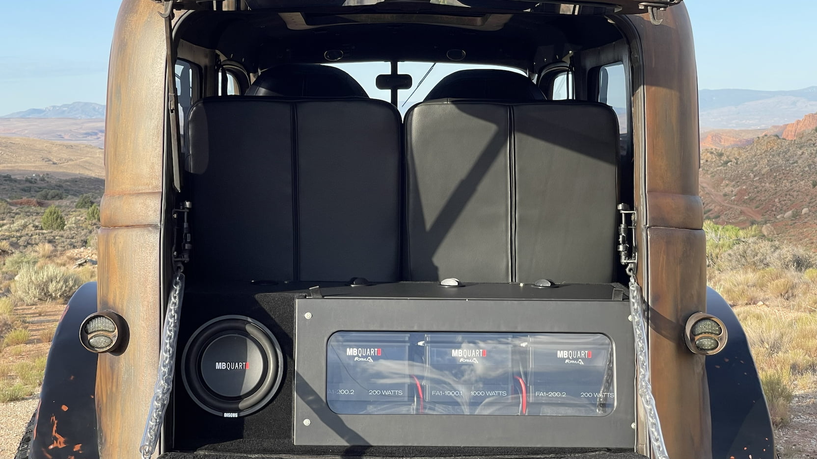 دودج WC26 واجن موديل 1941 تظهر بحزمة قوية من التعديلات في مزاد أمريكي دودج WC26 واجن موديل 1941 تظهر بحزمة قوية من التعديلات في مزاد أمريكي 7