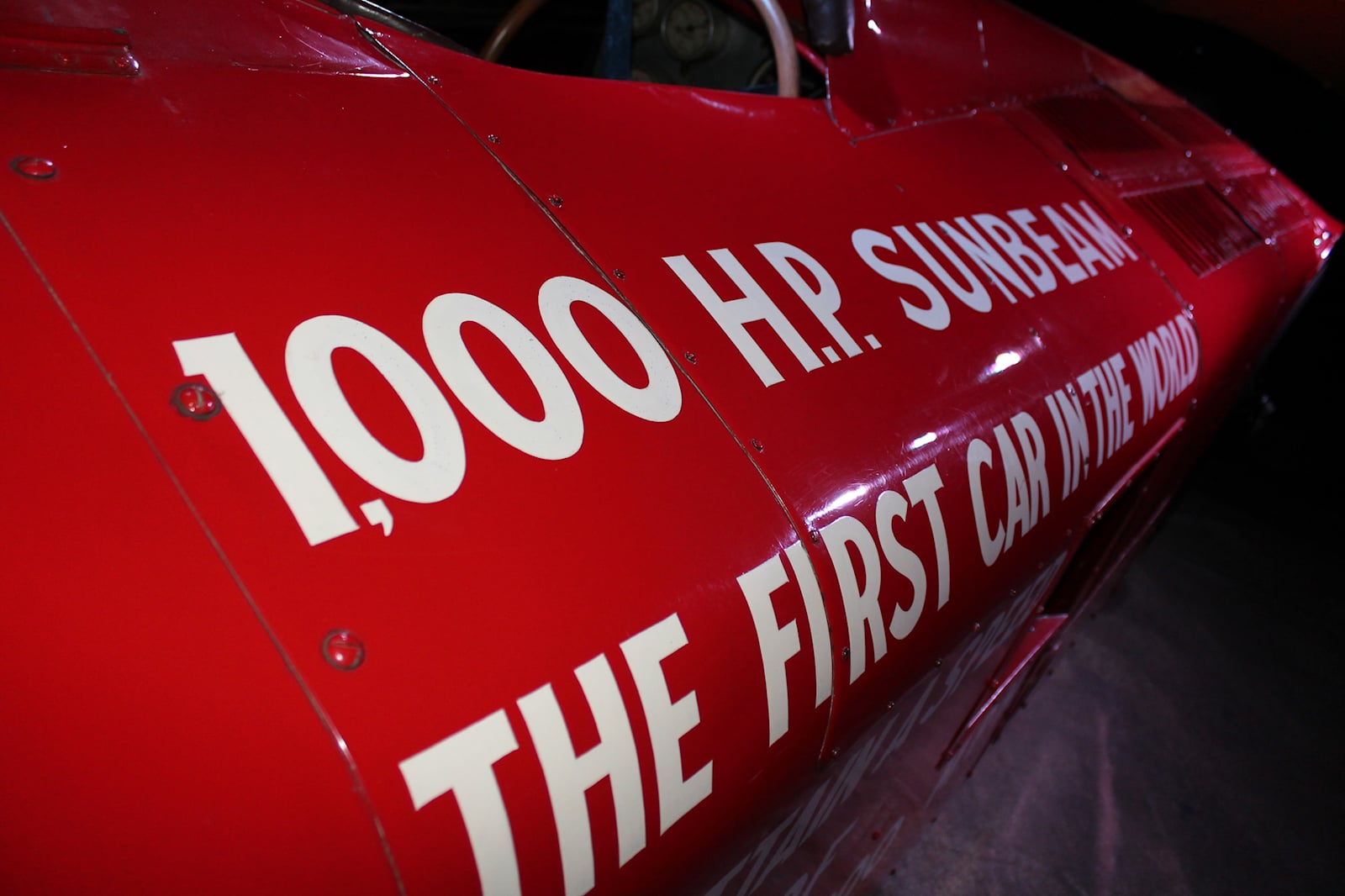 أول سيارة في العالم تتجاوز سرعة 320 كم/س في عام 1927 سيتم تجديدها بالكامل! ذا سلوج أول سيارة في العالم تتجاوز سرعة 320