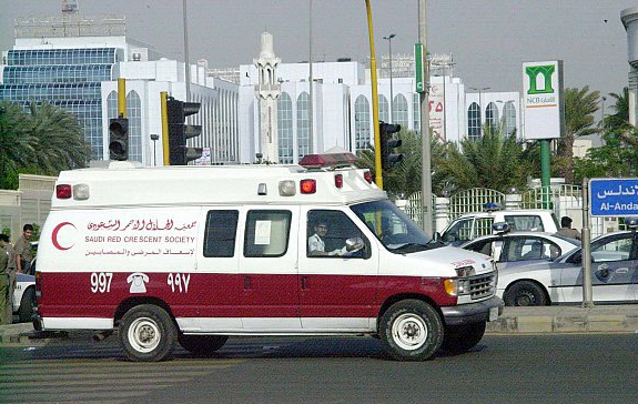 “المرور” يعلن غرامة عدم إعطاء الأفضلية لمركبات الطوارئ