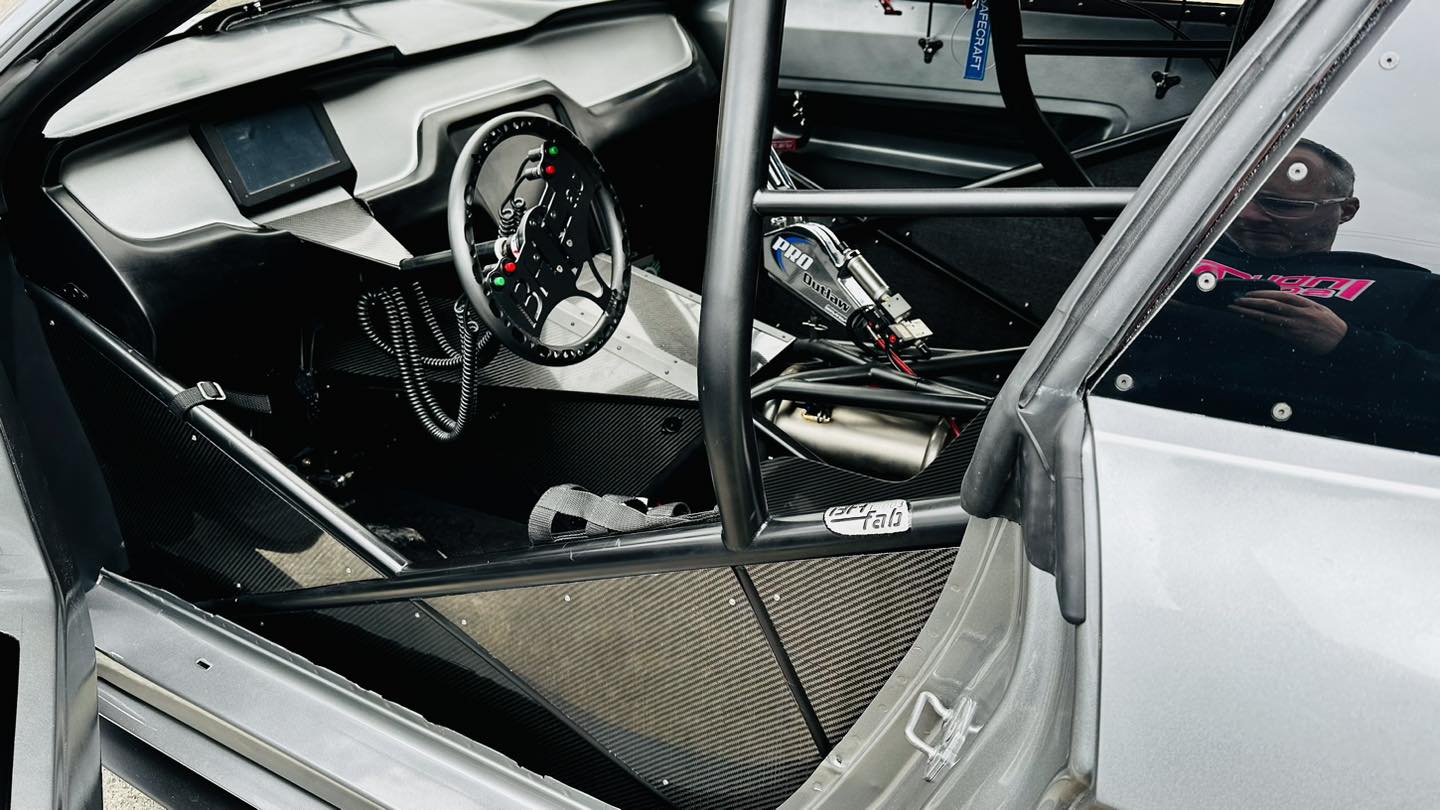 فورد موستنج 2023 جديدة تطير في حادث أثناء سباقات التسارع فورد موستنج 2023 جديدة تطير في حادث أثناء سباقات التسارع 3