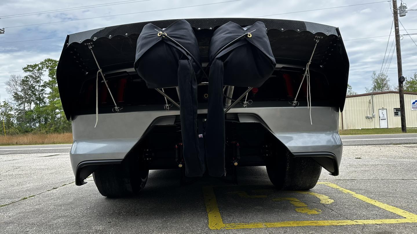 فورد موستنج 2023 جديدة تطير في حادث أثناء سباقات التسارع فورد موستنج 2023 جديدة تطير في حادث أثناء سباقات التسارع 6