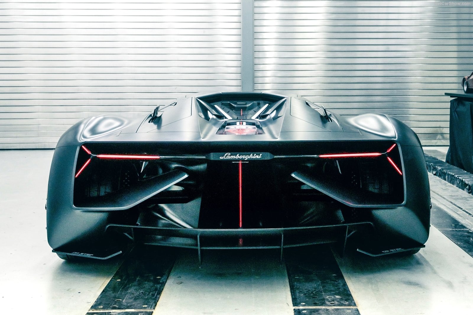 أغرب وأفضل 6 سيارات اختبارية صنعتها لامبورجيني على الإطلاق لامبورجيني تيرزو ميلينيو كونسبت