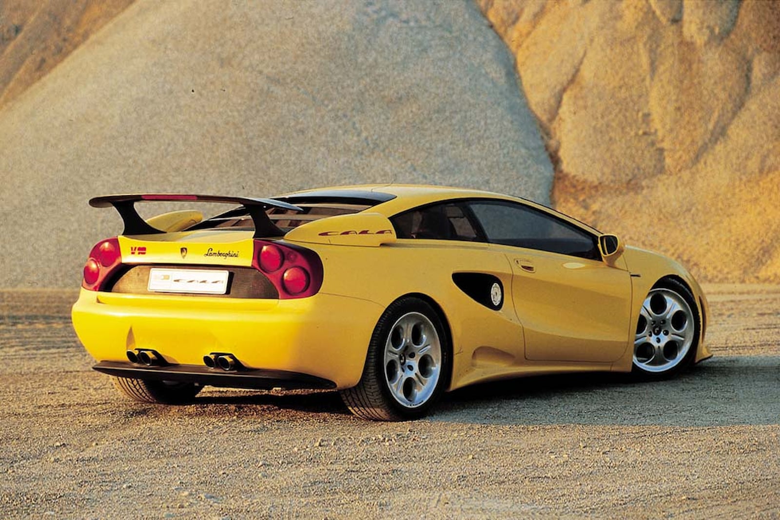 أغرب وأفضل 6 سيارات اختبارية صنعتها لامبورجيني على الإطلاق لامبورجيني كالا كونسبت