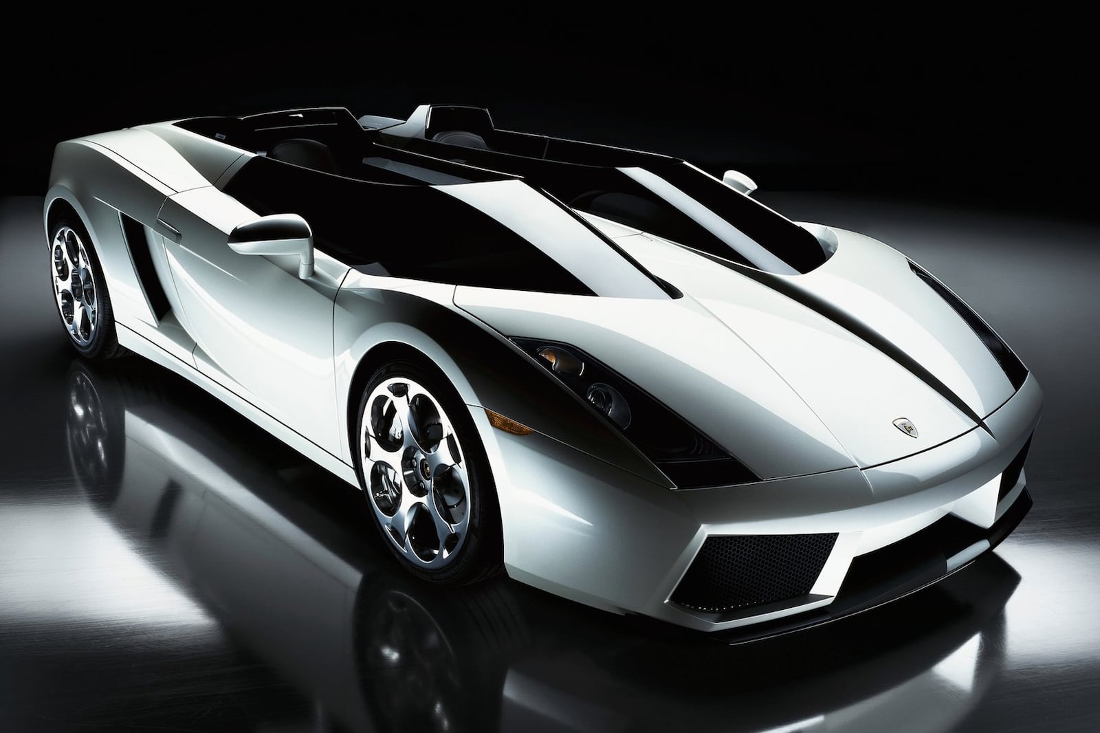 أغرب وأفضل 6 سيارات اختبارية صنعتها لامبورجيني على الإطلاق لامبورجيني كونسبت إس