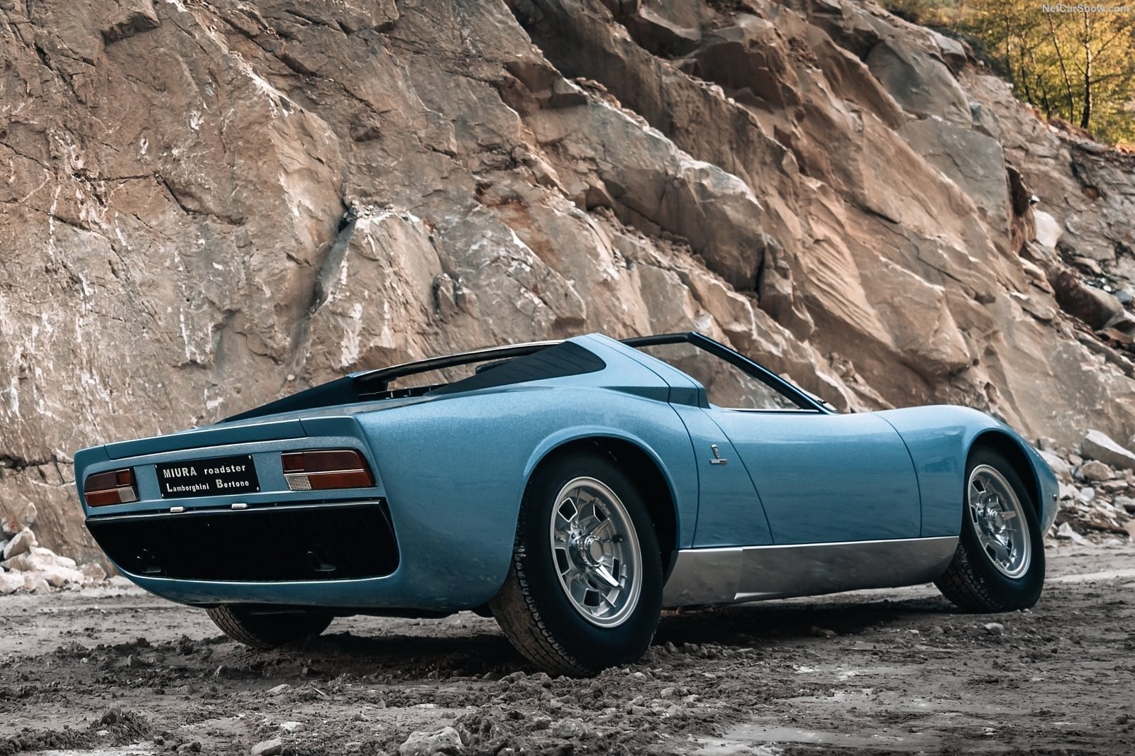 أغرب وأفضل 6 سيارات اختبارية صنعتها لامبورجيني على الإطلاق لامبورجيني ميورا P400 رودستر 1968