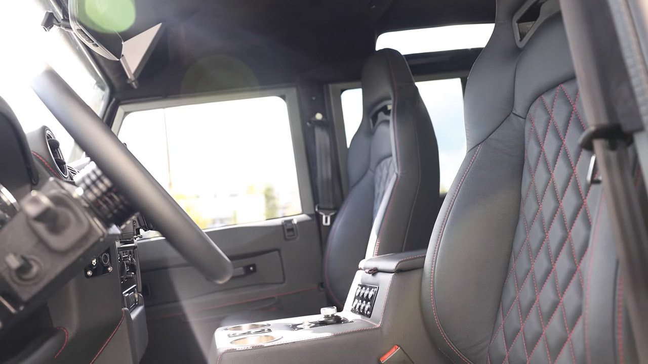 لاندروفر ديفندر 110 الكلاسيكية تحصل على محرك تيسلا الكهربائي! لاندروفر ديفندر 110