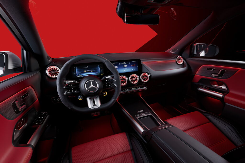 مرسيدس GLA و GLB المحدثة لعام 2024 تنطلق بتحديثات جذابة وأنظمة حركة هجينة مرسيدس GLA