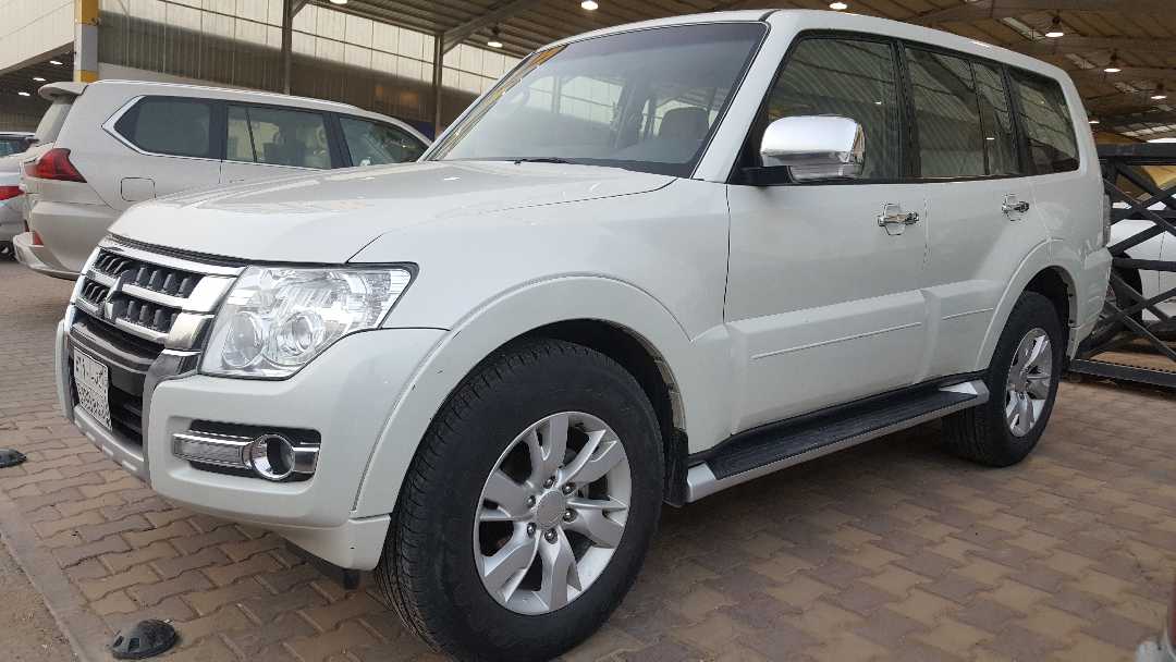 ميتسوبيشي باجيرو 2015| تعرف على أسعارها في سوق السيارات المستعملة بالسعودية ميتسوبيشي باجيرو 2015| تعرف على أسعارها في سوق السيارات المستعملة بالسعودية 4