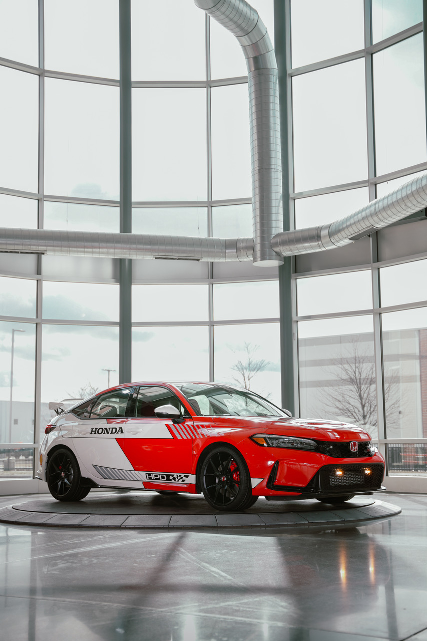 هوندا سيفيك تايب آر بيس تقود افتتاحية بطولة إندي كار لموسم 2023 هوندا سيفيك تايب آر بيس