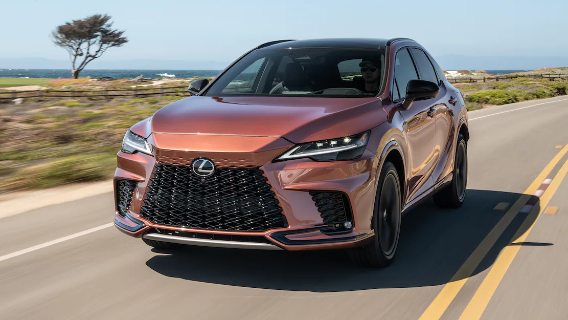 لكزس RX 2023: مظاهر الفخامة في التصميم والداخلية والسلامة لكزس RX 2023: مظاهر الفخامة في التصميم والداخلية والسلامة 11