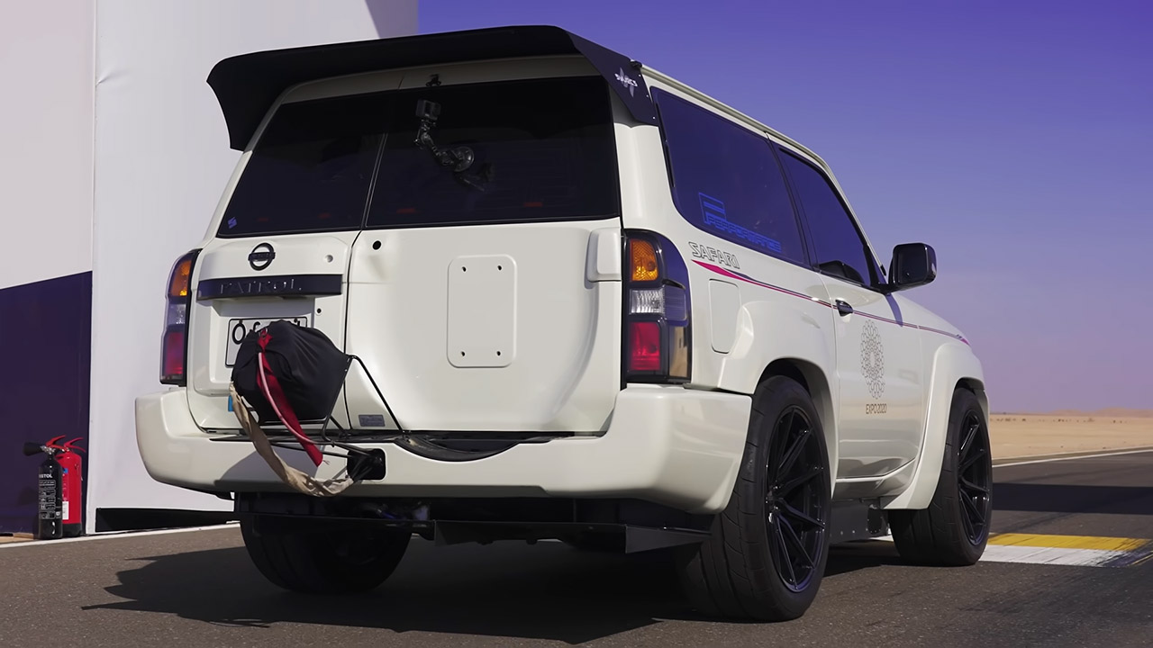 هل تصمد فيراري SF90 أمام نيسان باترول بقوة 3,000 حصان في سباق التسارع في أبوظبي؟ هل تصمد فيراري SF90 أمام نيسان باترول بقوة 3,000 حصان في سباق التسارع في أبوظبي؟ 2