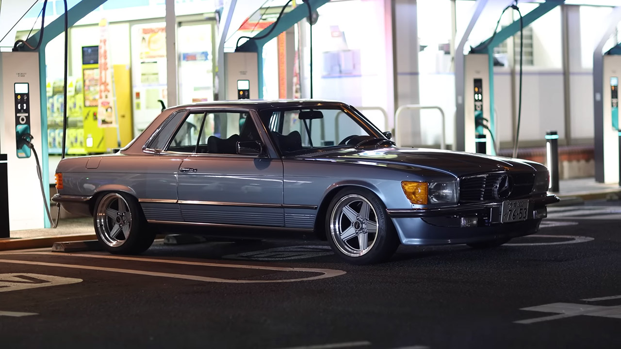 مرسيدس SLC450 موديل 1977 تحصل على محرك تويوتا ومكابح من فيراري! مرسيدس SLC450 موديل 1977