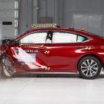 لكزس ES تحصل على أفضل جائزة للسلامة من معهد التأمين للسلامة على الطرق السريعة IIHS 1