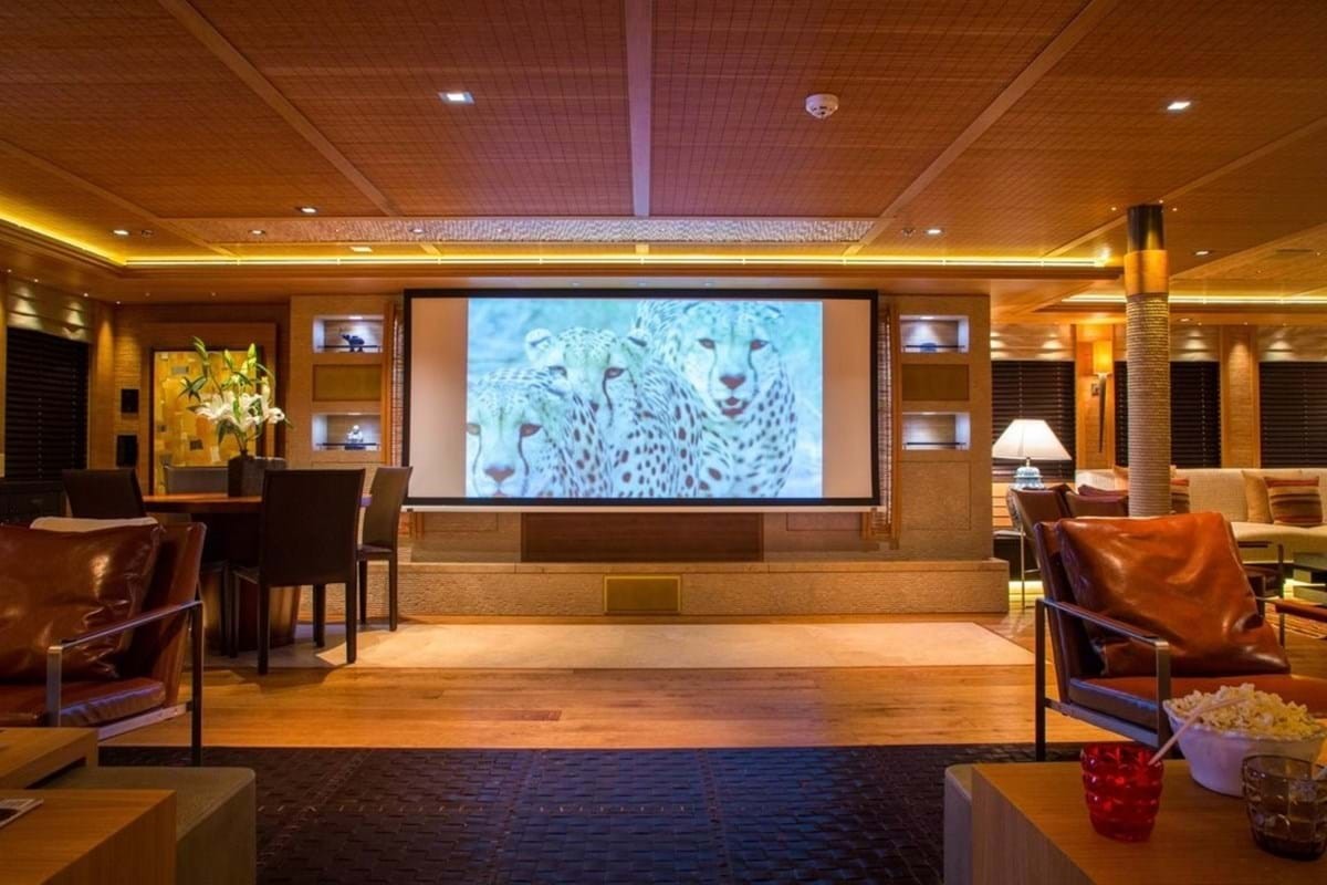 تعرف على أكبر يخت إسباني في العالم والمملوك لعائلة سعودية "يخت نايا" تعرف على أكبر يخت إسباني في العالم والمملوك لعائلة سعودية "يخت نايا" 9