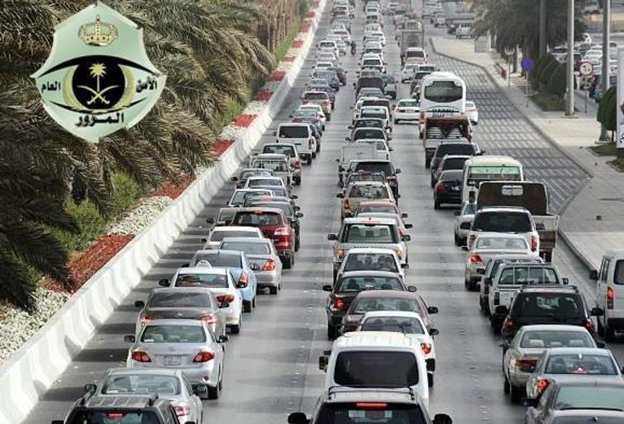 “المرور” ينصح بتفادي القيادة في أوقات الذروة في رمضان