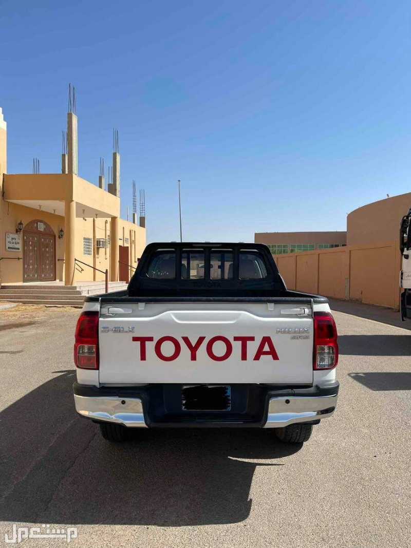 كم سعر تويوتا هايلوکس 2016 مستعملة؟ مع مواصفات فئة فل كامل تويوتا هايلوکس 2016 للبيع في السعودية