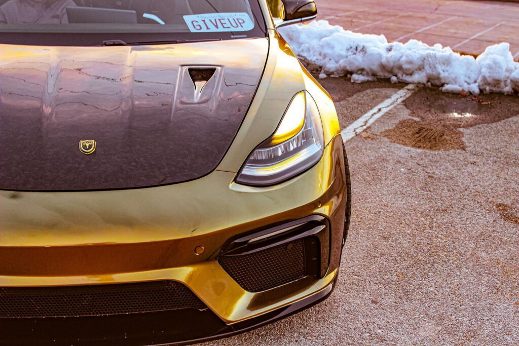 تيسلا موديل 3 تحصل على مقدمة رياضية من بورش مع قطع كربونية جذابة للخارجية تيسلا موديل 3