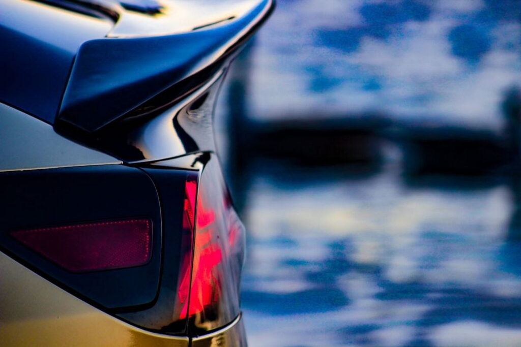 تيسلا موديل 3 تحصل على مقدمة رياضية من بورش مع قطع كربونية جذابة للخارجية تيسلا موديل 3