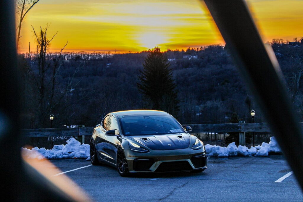 تيسلا موديل 3 تحصل على مقدمة رياضية من بورش مع قطع كربونية جذابة للخارجية تيسلا موديل 3