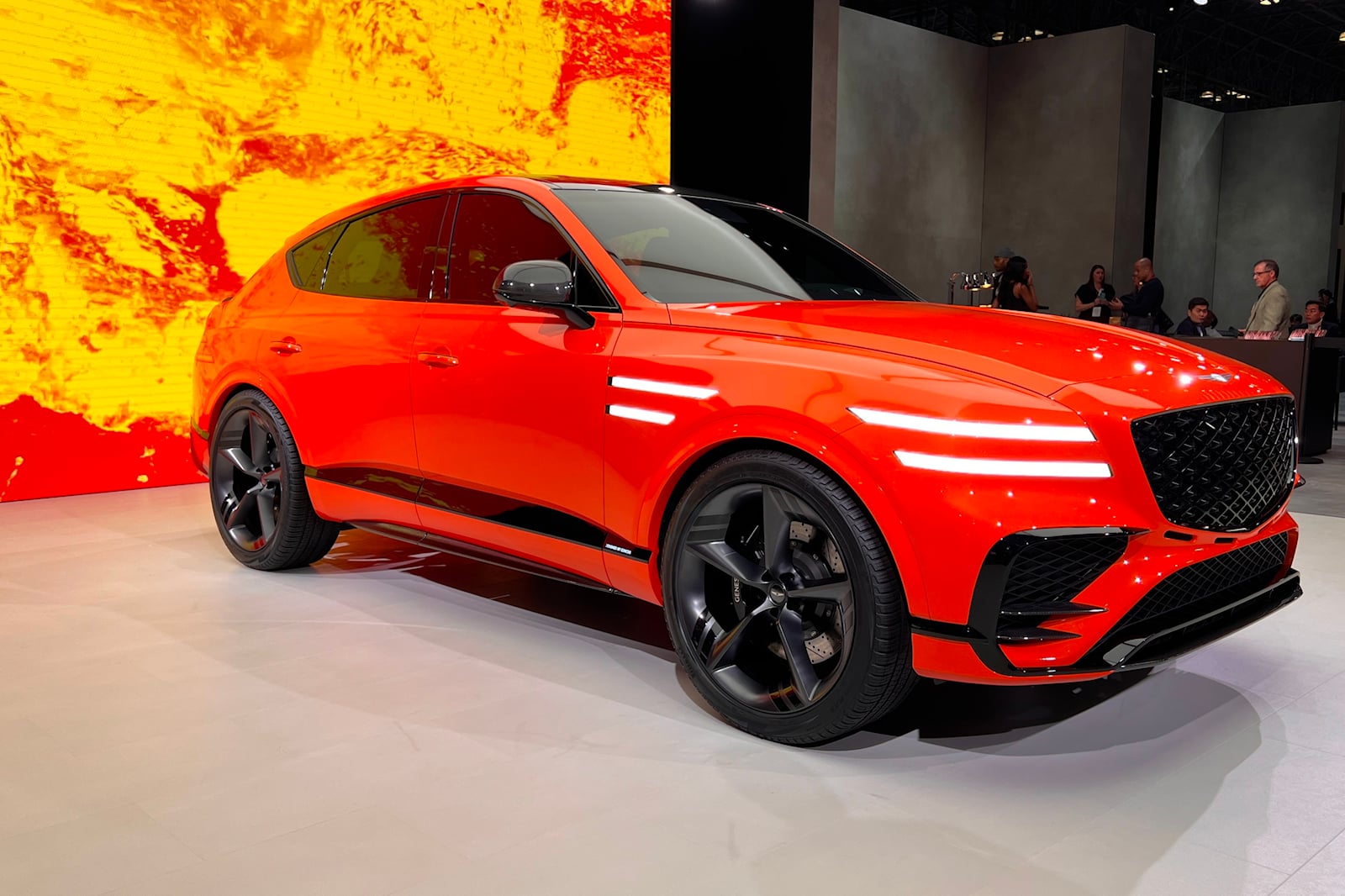 أبرز 8 سيارات جديدة في معرض نيويورك الدولي للسيارات 2023 جينيسيس GV80 كوبيه