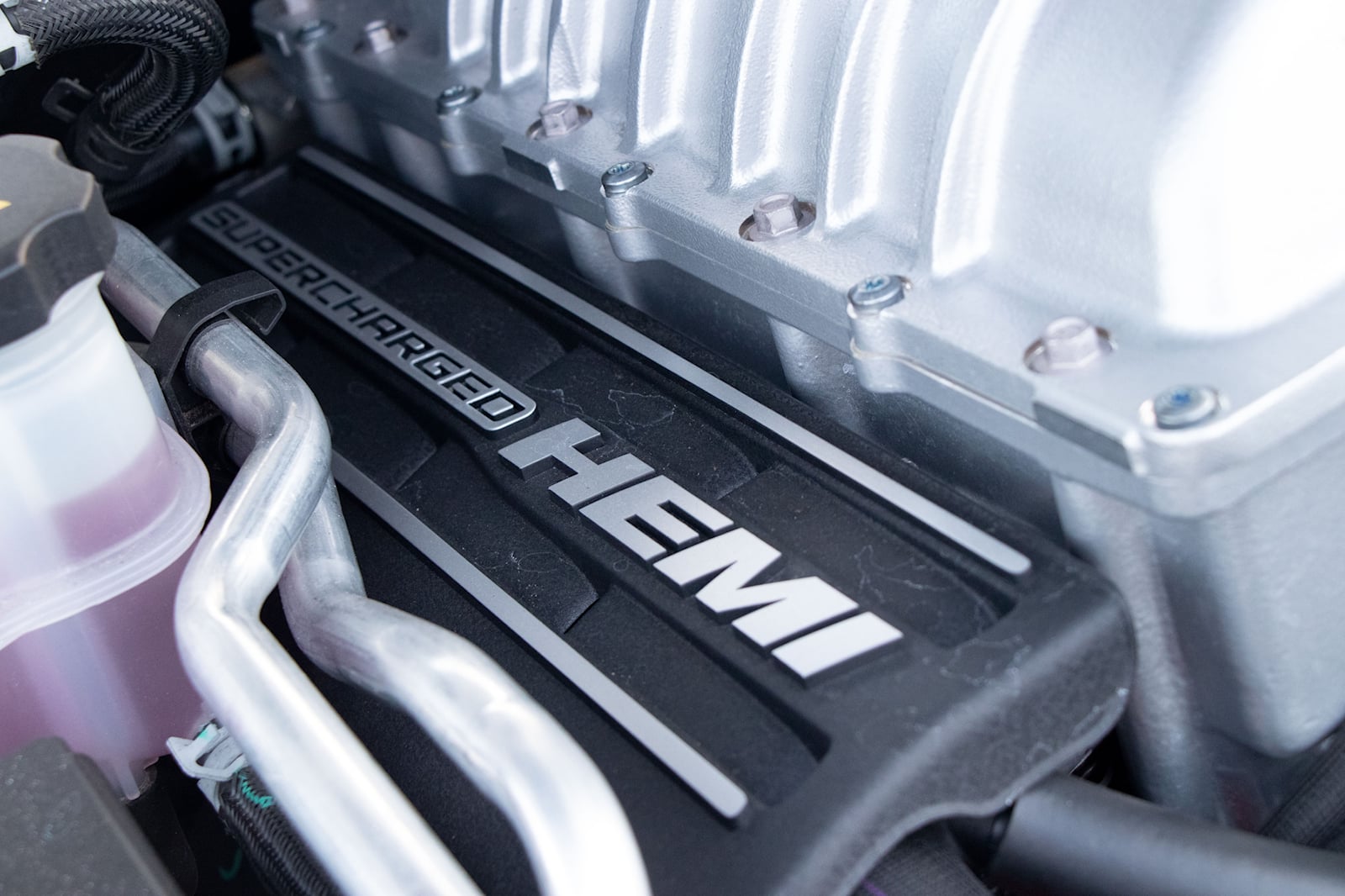 ما هي أسرع سيارة دفع رباعي في العالم لعام 2023؟ دودج دورانجو SRT هيلكات