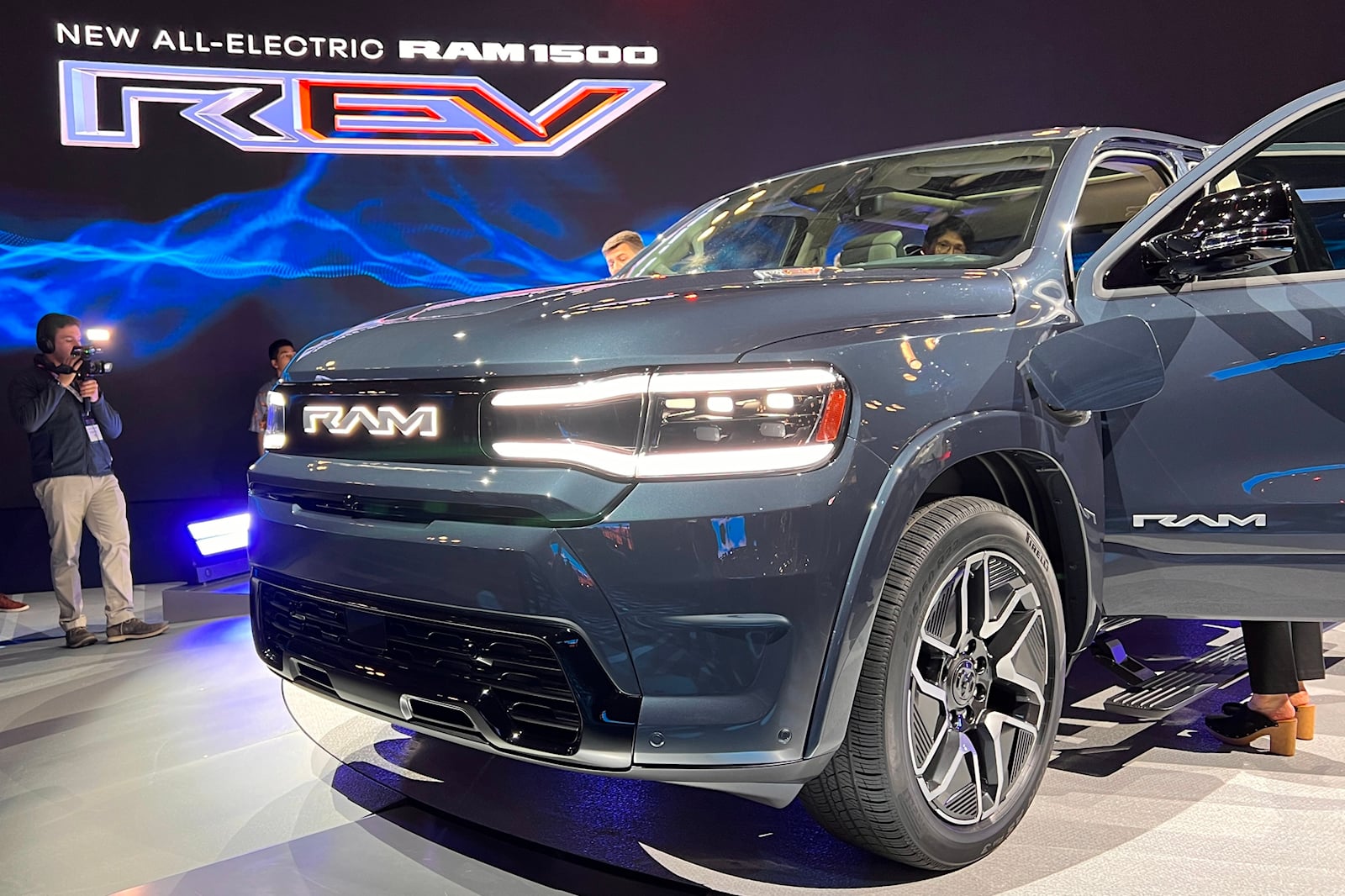 أبرز 8 سيارات جديدة في معرض نيويورك الدولي للسيارات 2023 رام Rev 1500 الكهربائية بالكامل