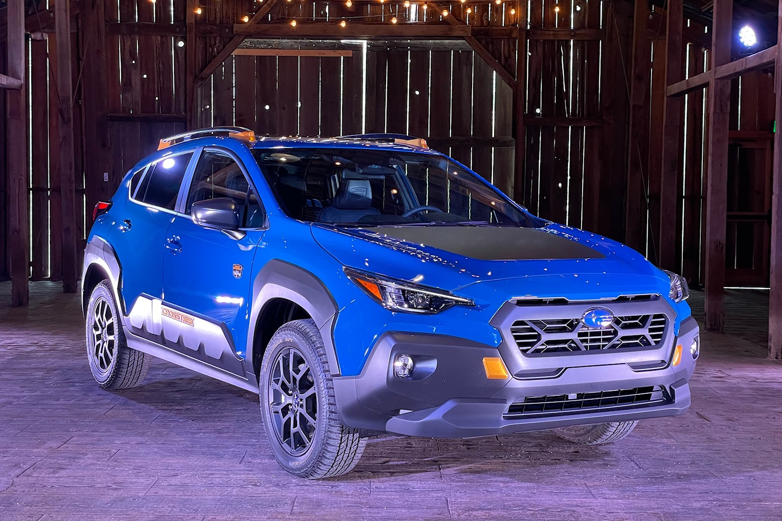 أبرز 8 سيارات جديدة في معرض نيويورك الدولي للسيارات 2023 سوبارو كروس تريك وايلدرنيس موديل 2024