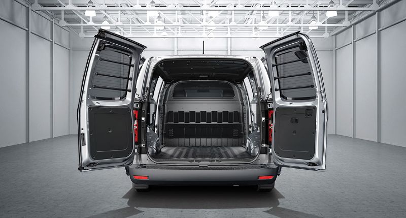 سيارة h1 تعرف على مواصفات الميني فان العملية من هيونداي سيارة h1 من الداخل