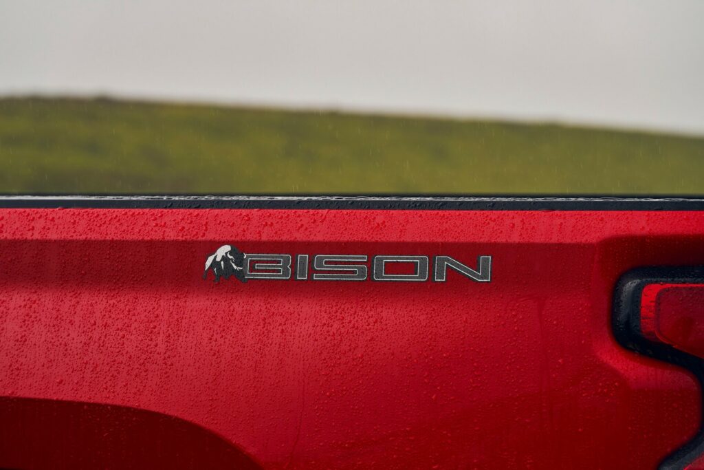 شيفروليه تكشف عن سيلفرادو HD ZR2 و ZR2 بايسون بتجهيزات فريدة للطرقات الوعرة شيفروليه تكشف عن سيلفرادو HD ZR2 و ZR2 بايسون بتجهيزات فريدة للطرقات الوعرة 19