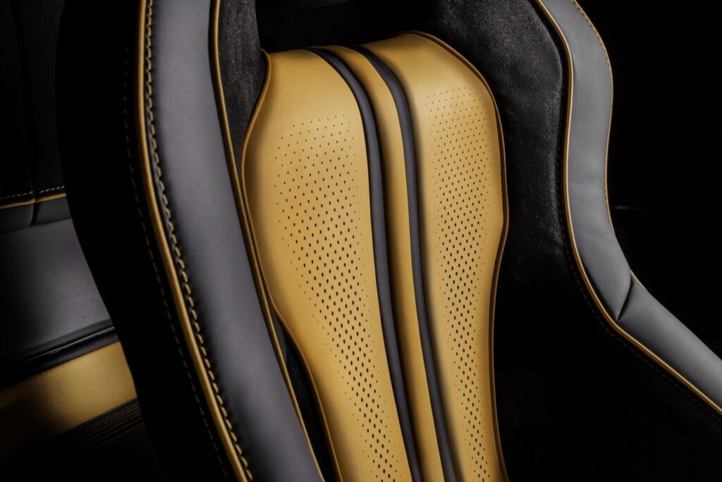 فيراري 458 إيطاليا تحصل على داخلية جديدة مذهلة من كارليكس فيراري 458 إيطاليا تحصل على داخلية جديدة مذهلة من كارليكس 1