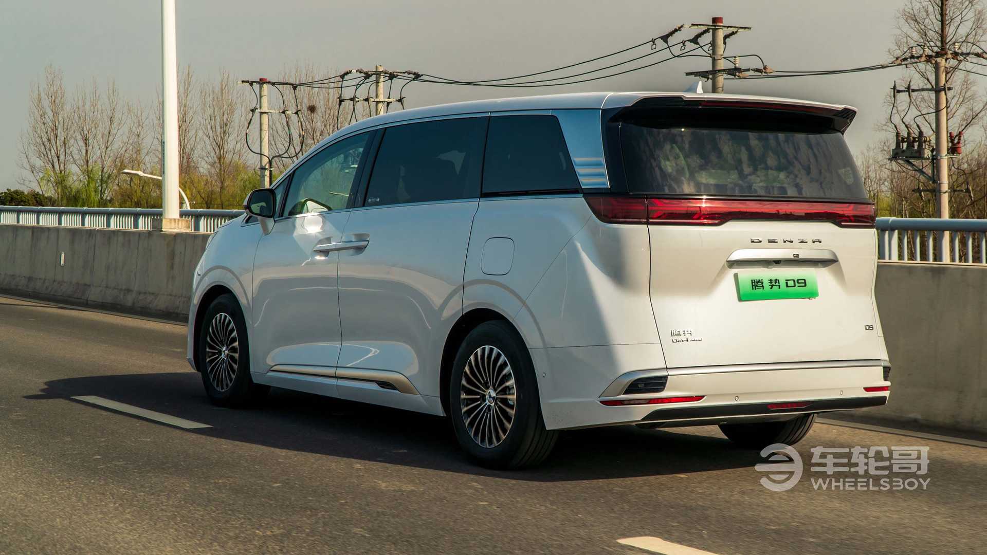 مرسيدس تطرح ميني فان فاخرة جديدة في الصين بالتعاون مع شركائها المحليين 11